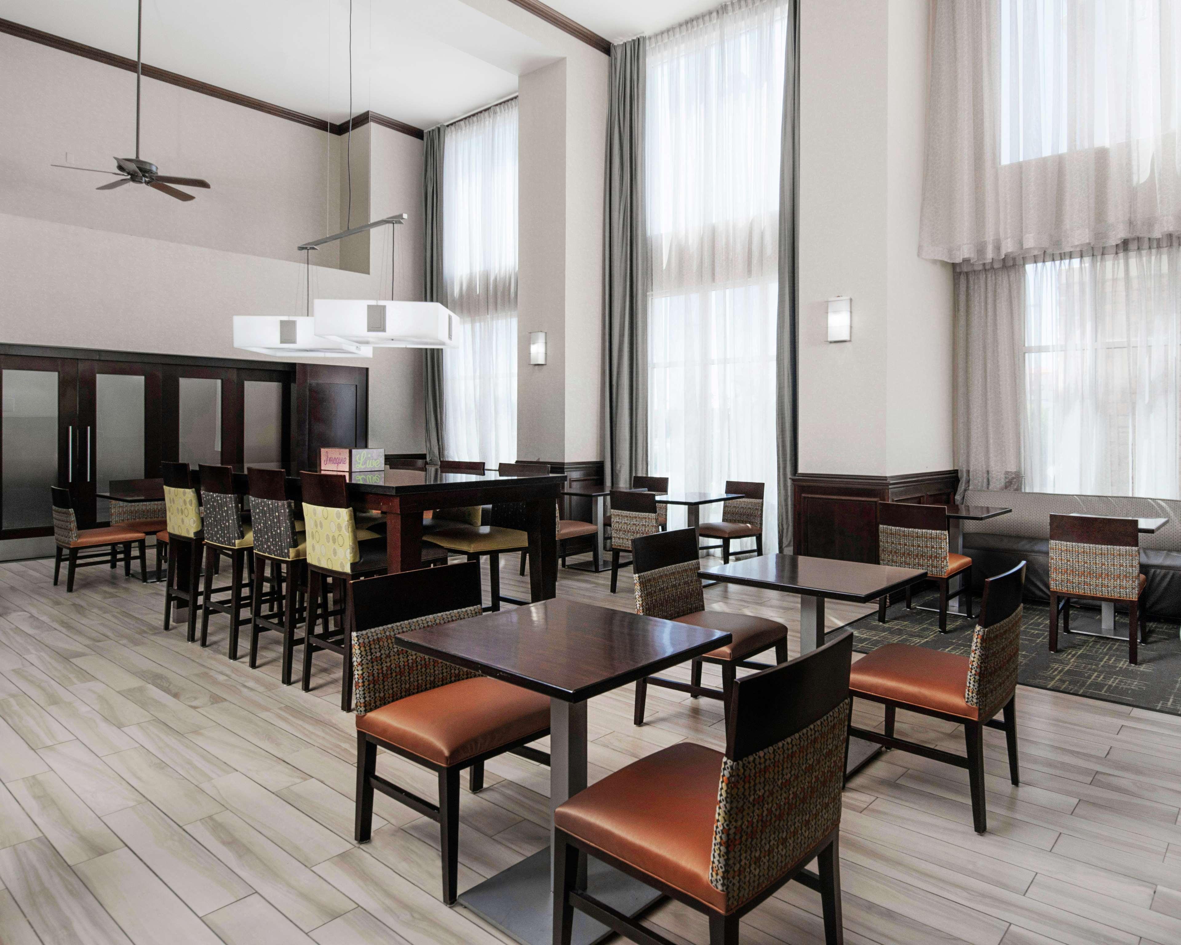 Hampton Inn & Suites Lubbock Bagian luar foto