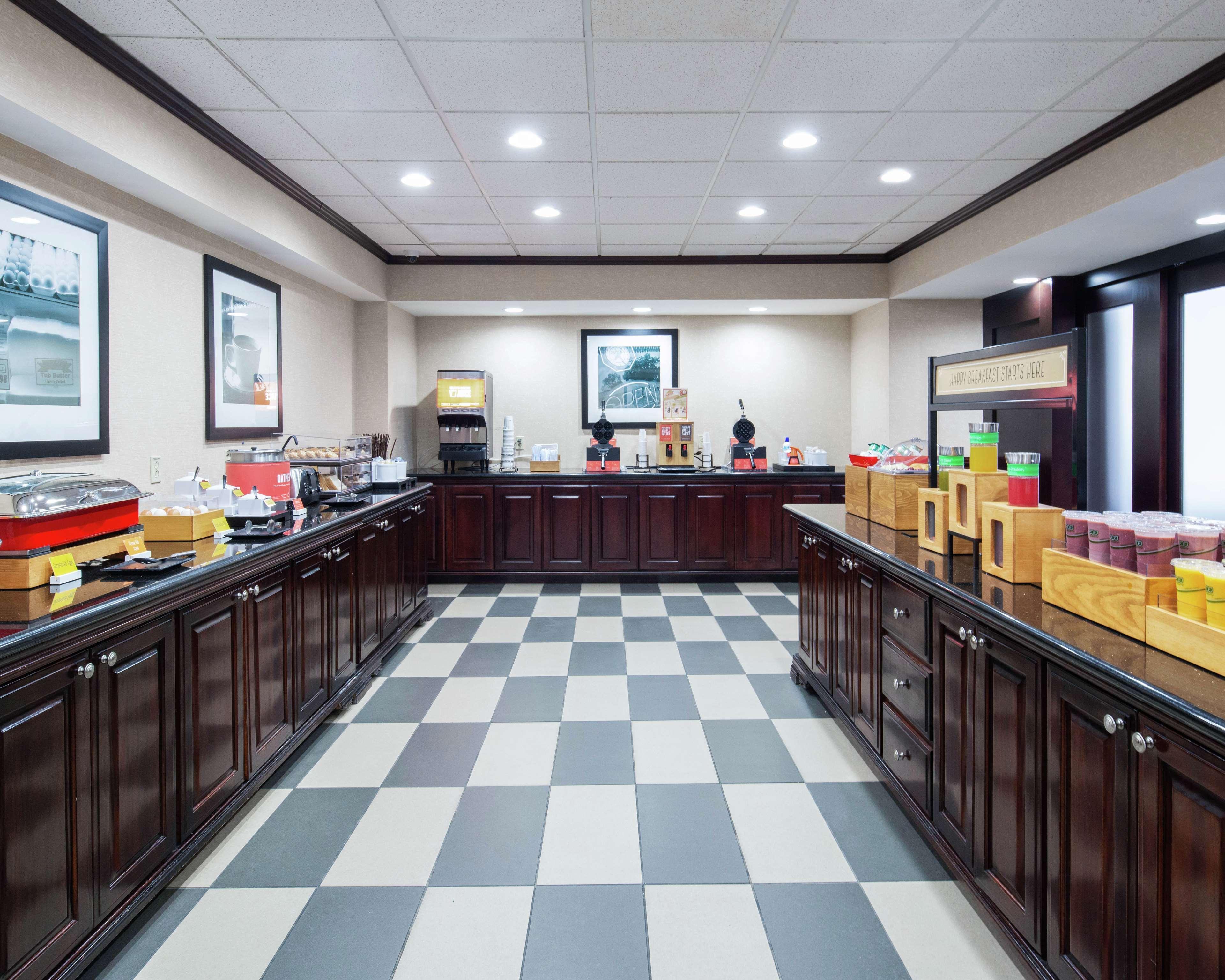 Hampton Inn & Suites Lubbock Bagian luar foto