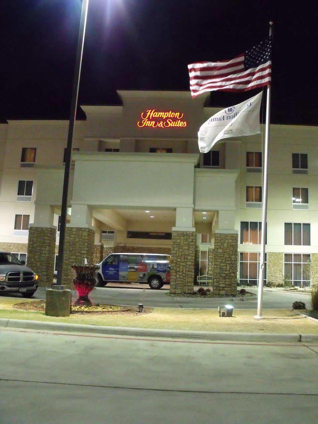 Hampton Inn & Suites Lubbock Bagian luar foto