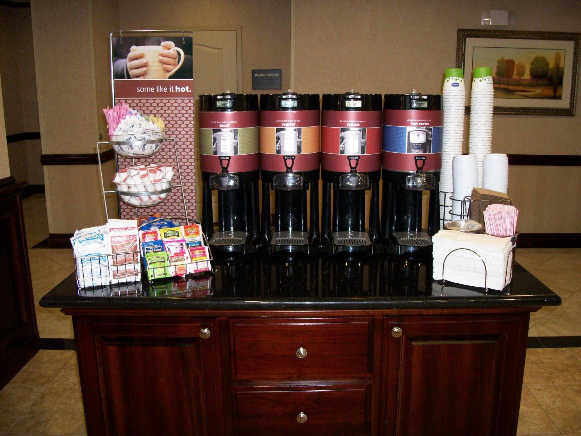 Hampton Inn & Suites Lubbock Bagian luar foto