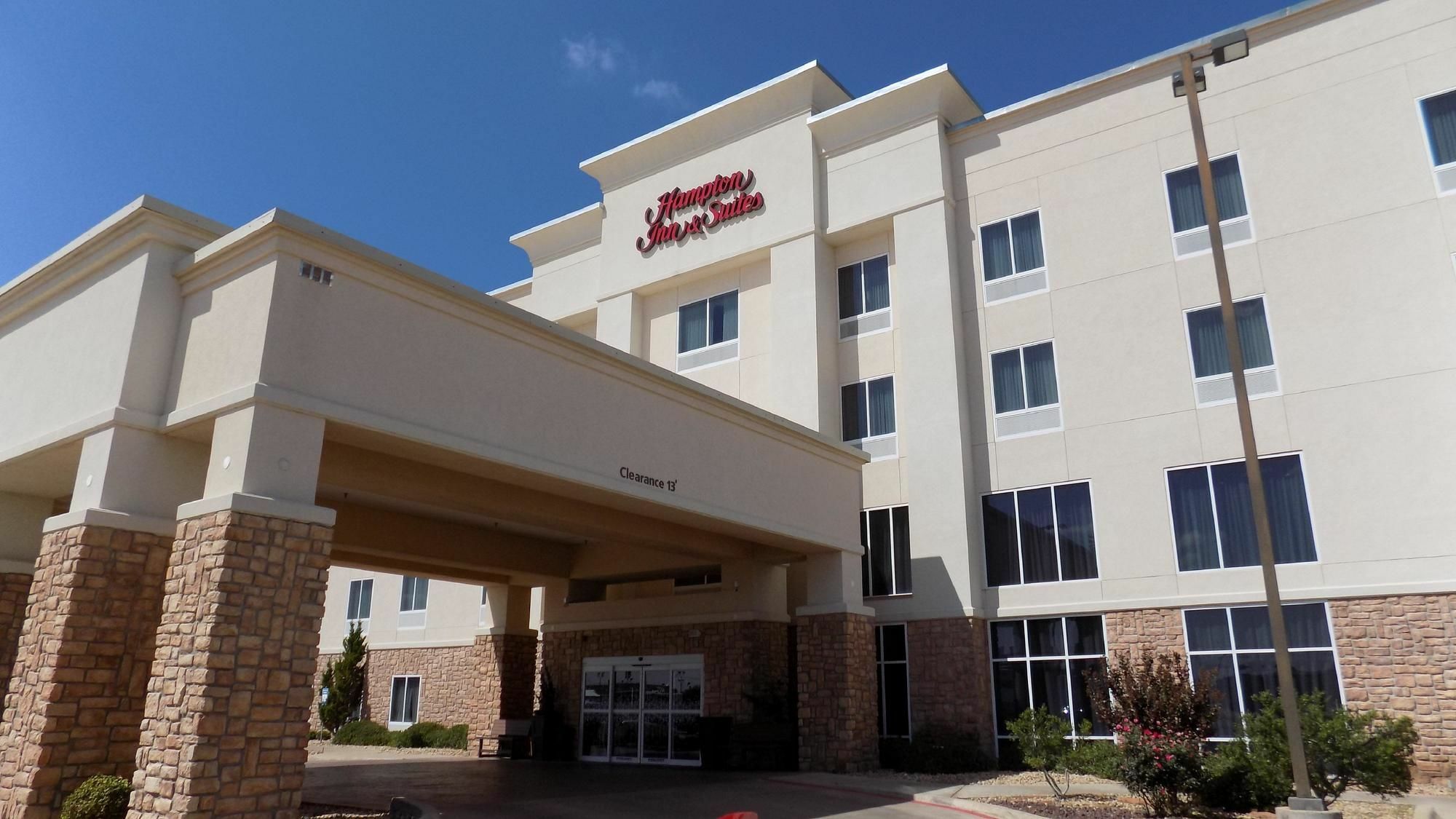 Hampton Inn & Suites Lubbock Bagian luar foto